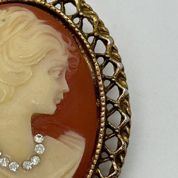 Vintage Cameo Style Brooch With Rhinestone Necklace & Ornate Gold-Toned Frame - Picture 7 of 16